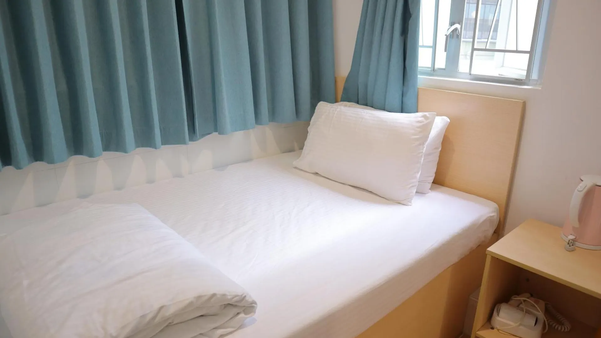 Hoi To Hostel Hong Kong